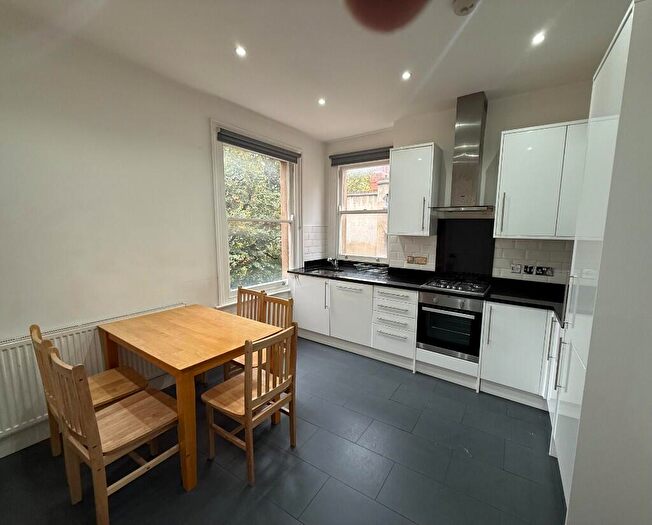 3 Bedroom Flat To Rent In Lyncroft Gardens, London, NW6