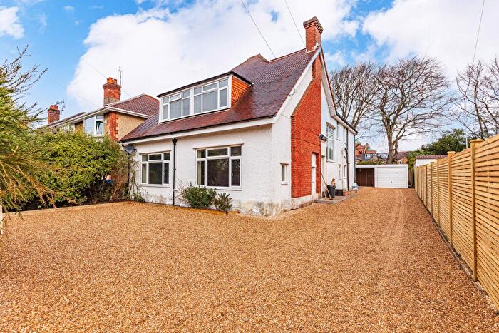 2 Bedroom Flat To Rent In Parkstone Avenue, Poole, BH14