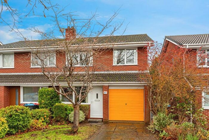 3 Bedroom Semi Detached House For Sale In York Drive, Mickle Trafford, Chester, Cheshire, CH2