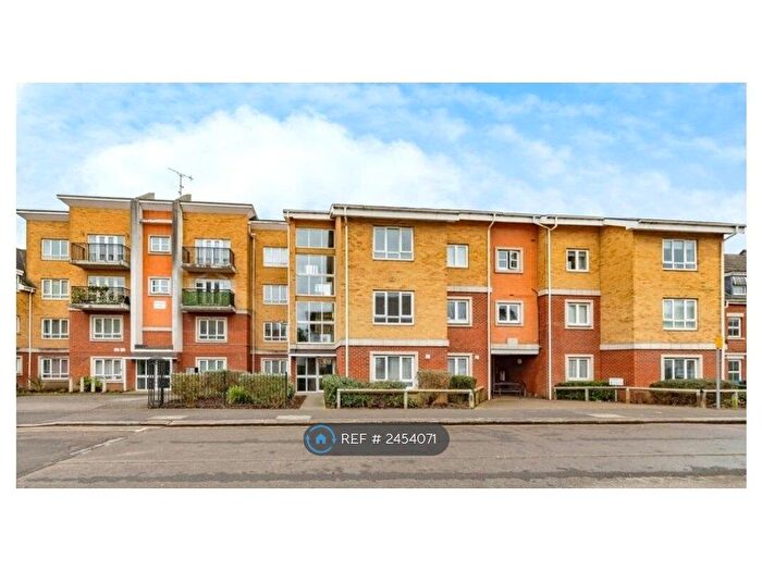 1 Bedroom Flat To Rent In Copperdale Court, Watford, WD18