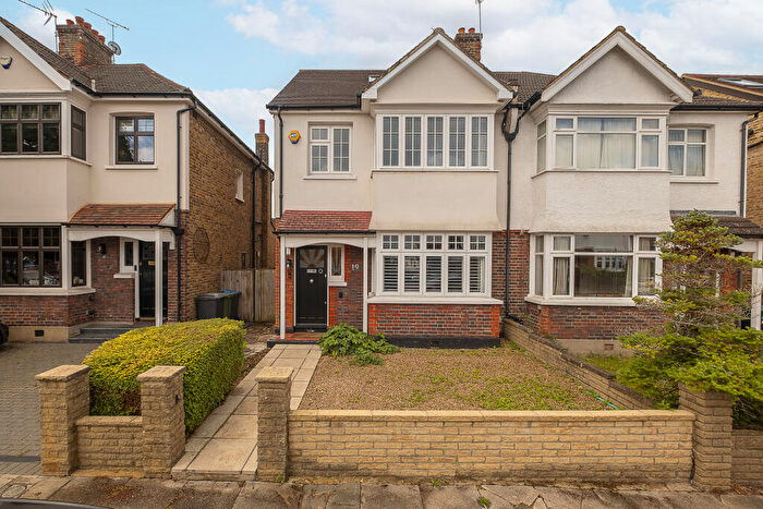 4 Bedroom Semi-Detached House For Sale In Neville Road, Kingston Upon Thames, KT1