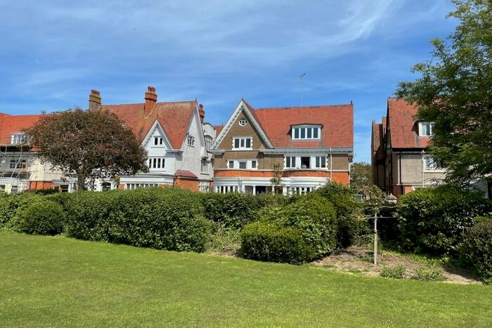 2 Bedroom Flat To Rent In Grimston Gardens, Folkestone CT20