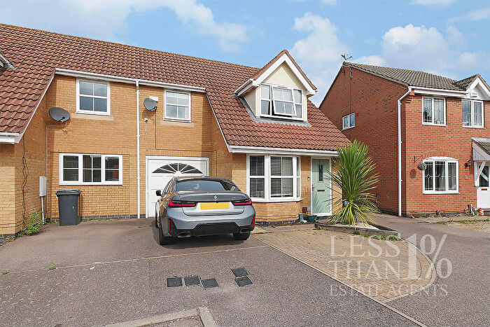 3 Bedroom Semi-Detached House For Sale In Aldwell Close -, NN4