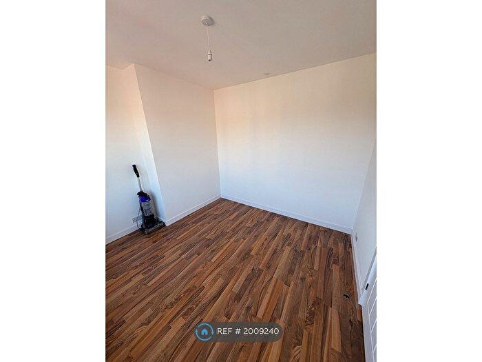 4 Bedroom Terraced House To Rent In Spey Road, Glasgow, G61