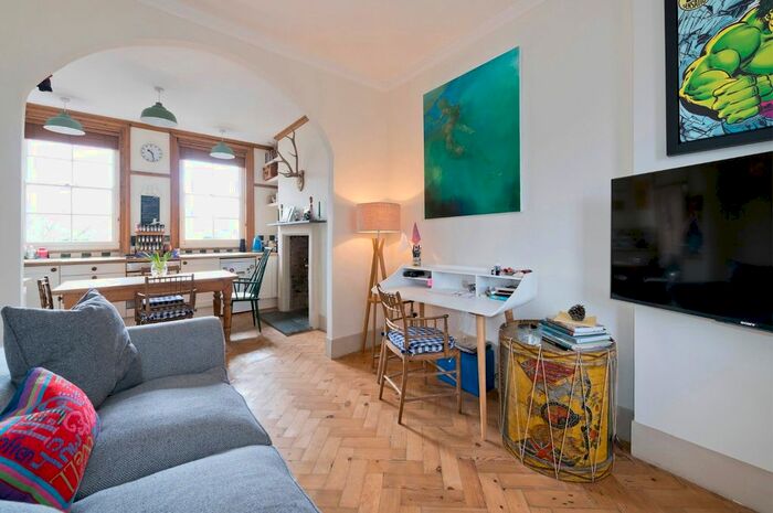 1 Bedroom Flat To Rent In Avonmore Place, West Kensington, London, Uk, W14