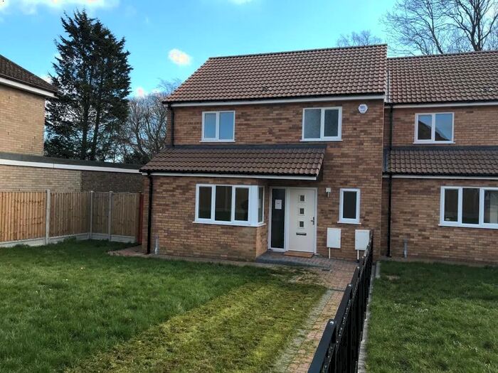 3 Bedroom End Of Terrace House To Rent In Fairview Crescent, Rayleigh, SS6