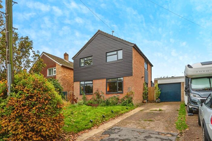 3 Bedroom Detached House For Sale In Hollybank Lane, Emsworth, Hampshire, PO10