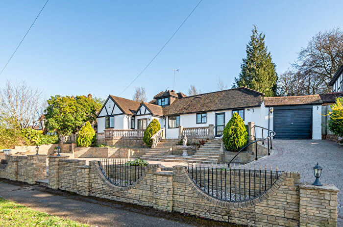 3 Bedroom Detached Bungalow For Sale In Woodside Road, West Purley, CR8