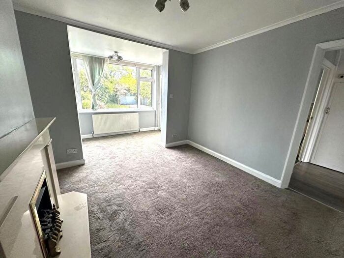 4 Bedroom Semi-Detached House To Rent In Langdale Crescent, Bexley, Bexleyheath, DA7