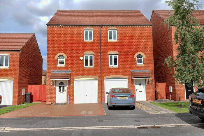 5 Bedroom Semi-Detached House To Rent In Harvington Chase, Coulby Newham, Middlesbrough TS8
