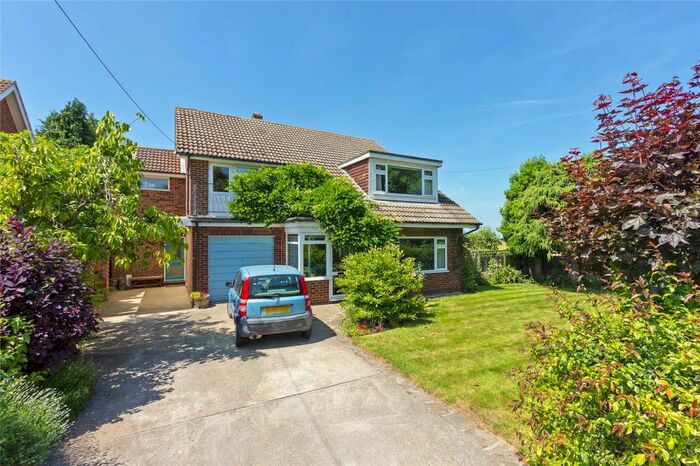 4 Bedroom Detached House For Sale In Rodmersham Green, Rodmersham, Sittingbourne, ME9
