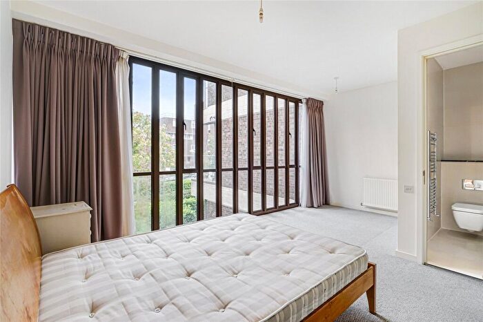 2 Bedroom Apartment To Rent In Cabanel Place, Lollard Street, London, SE11