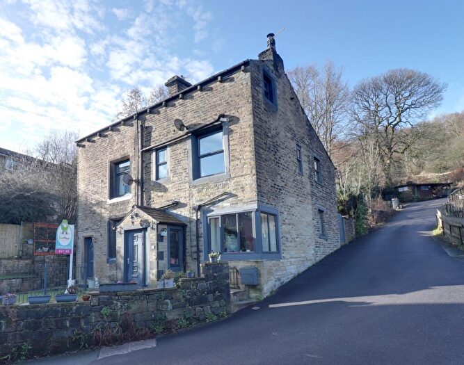 4 Bedroom Semi Detached House For Sale In Melbourne Road, Todmorden, OL14