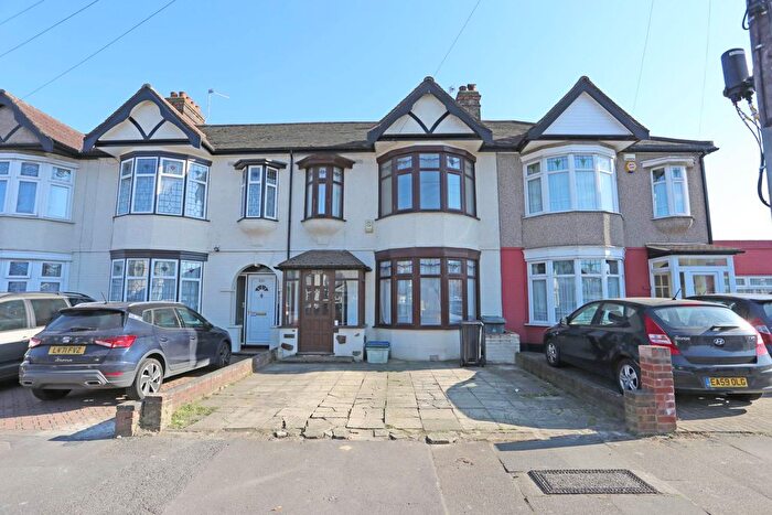 3 Bedroom Terraced House To Rent In Ashburton Avenue, Goodmayes, IG3