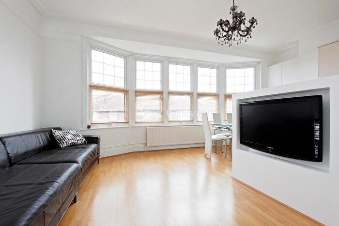 1 Bedroom Flat To Rent In Green Lanes, Winchmore Hill, N21