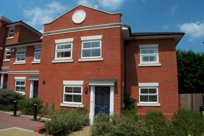 3 Bedroom Semi-Detached House To Rent In Rowan Mews, Tonbridge TN10
