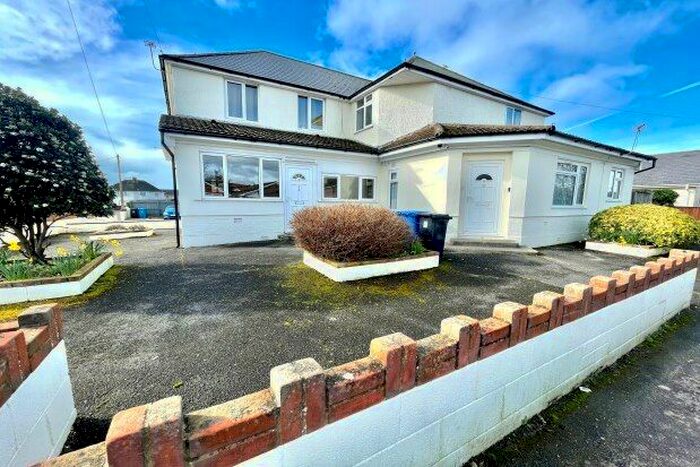 2 Bedroom Flat To Rent In Hope Court, Poole, BH12