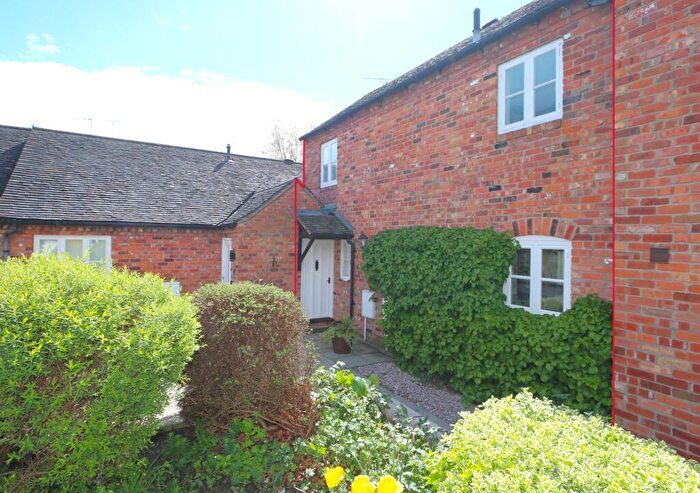 2 Bedroom Mews For Sale In Hayes Farm Court, Ticknall, DE73