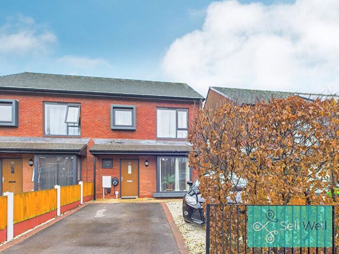 3 Bedroom Semi Detached House For Sale In Wallbrook Crescent, Little Hullton, Manchester, M38