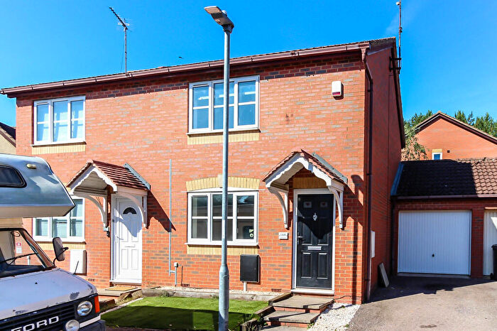 2 Bedroom Semi-Detached House To Rent In Chatsworth Drive, Wellingborough, NN8