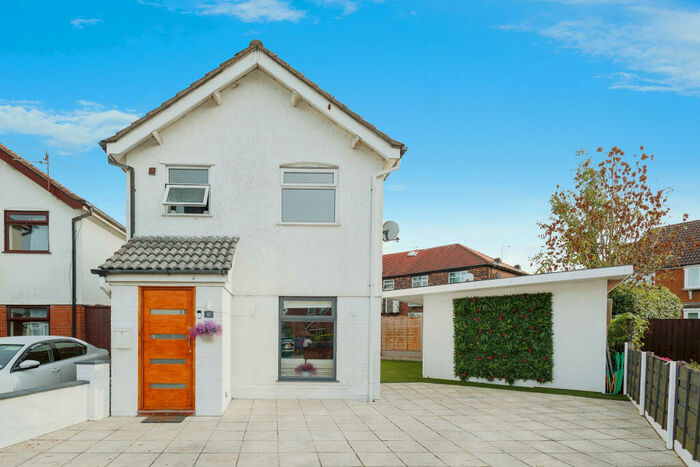 3 Bedroom House To Rent In Carrgreen Close, Manchester, Greater Manchester, M19