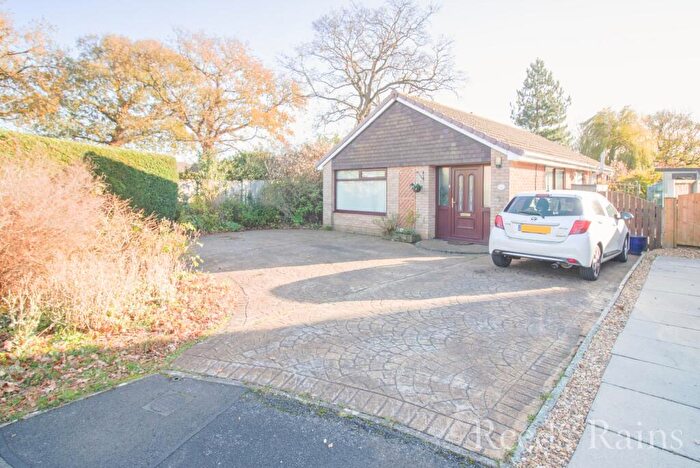 2 Bedroom Bungalow For Sale In Pinedale Close, Whitby, Ellesmere Port, Cheshire, CH66