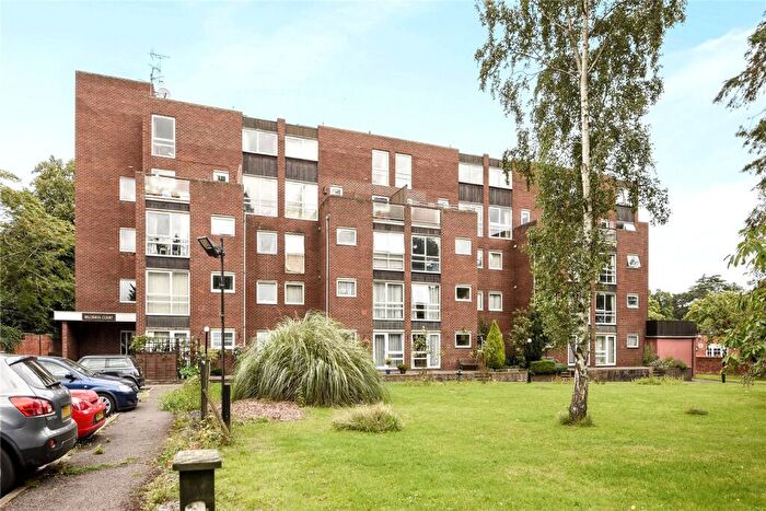 2 Bedroom Apartment To Rent In Belgravia Court, Bath Road, Reading, Berkshire, RG30
