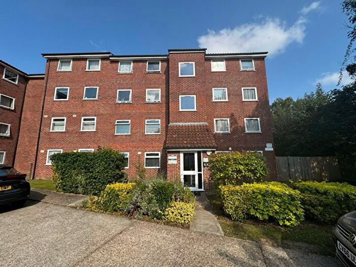 2 Bedroom Flat For Sale In Huxley Close, Northolt, UB5