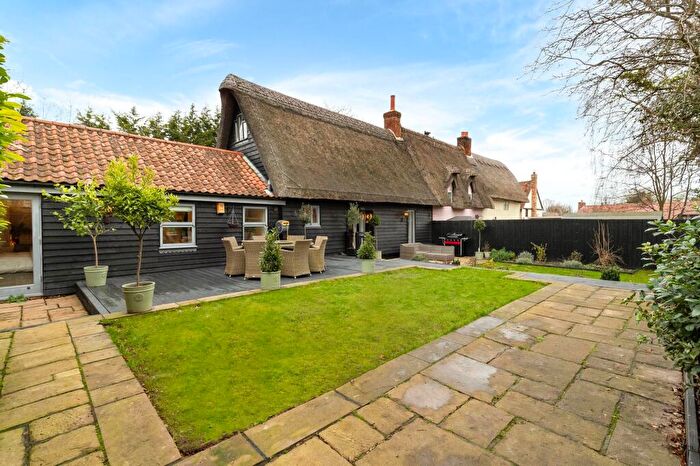 2 Bedroom Barn Conversion For Sale In Nightingale Close, Bassingbourn, SG8