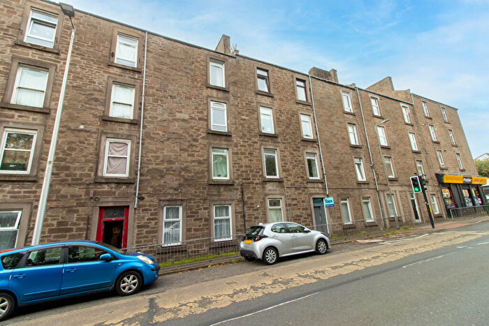 2 Bedroom Flat For Sale In Dens Road, Dundee, DD3