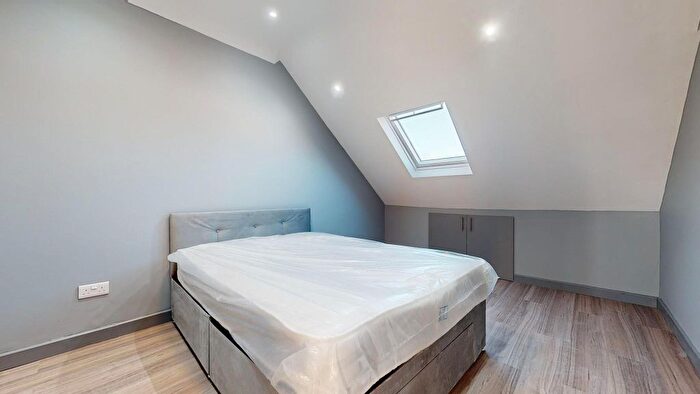 1 Bedroom Flat To Rent In Gunnersbury Lane, London, W3