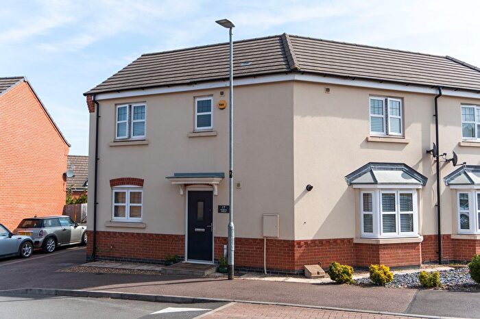 3 Bedroom Semi-Detached House For Sale In Foxglove Avenue, Thurnby, LE7