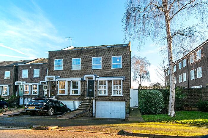 5 Bedroom Terraced House To Rent In Shaftesbury Way, Twickenham, TW2