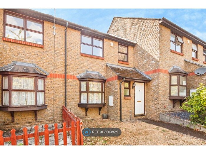 3 Bedroom Terraced House To Rent In Croftongate Way, London, SE4