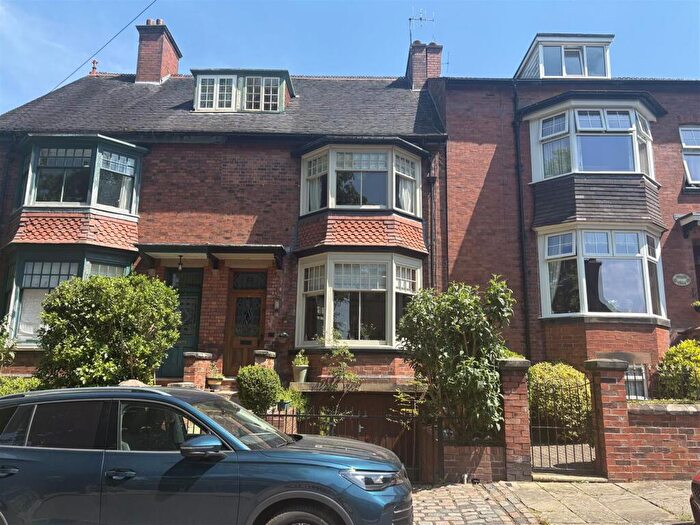 5 Bedroom Town House For Sale In Hartington Street., Leek, ST13