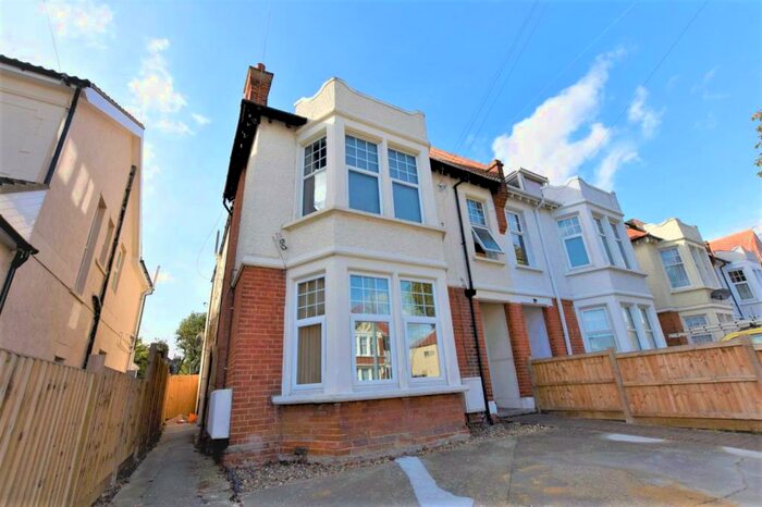 Apartment To Rent In Vista Road, Clacton-On-Sea, CO15