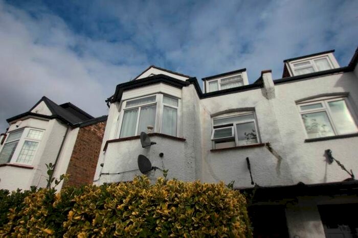 Studio To Rent In Melrose Avenue, Willesden Green, NW2