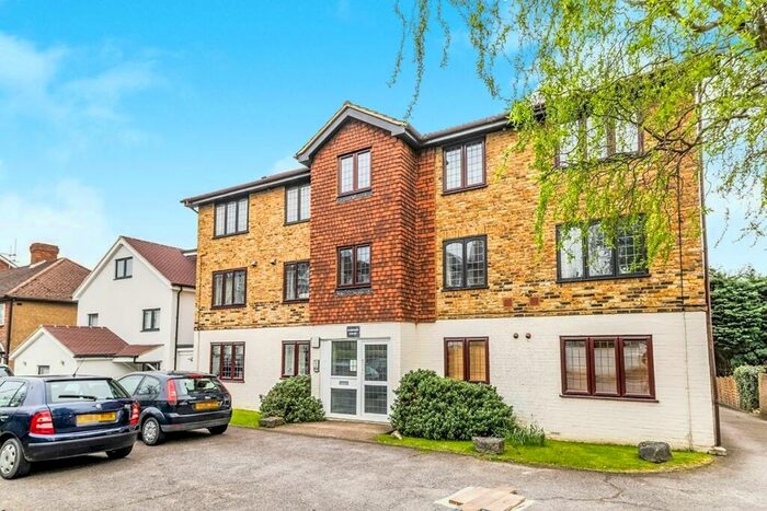 1 Bedroom Flat To Rent In Hook Road, Surbiton, Surrey, KT6