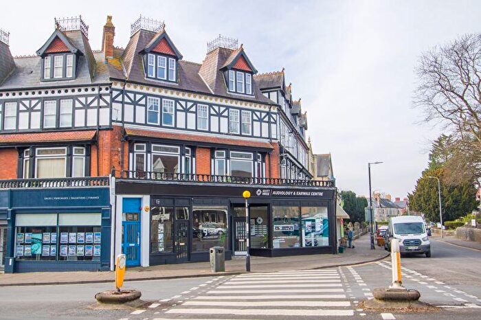 2 Bedroom Flat For Sale In Royal Buildings, Penarth, CF64