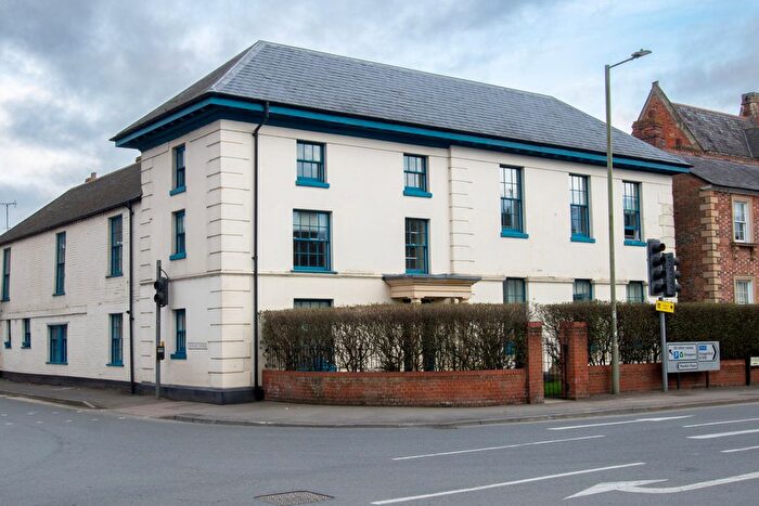 2 Bedroom Flat For Sale In Newbury Street, Wantage, Oxfordshire, OX12