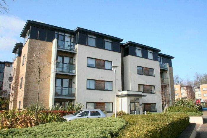 2 Bedroom Flat To Rent In Peacock Close, London, NW7