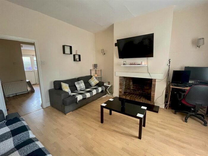 2 Bedroom Terraced House To Rent In Station Road, Willington Quay, Wallsend, NE28