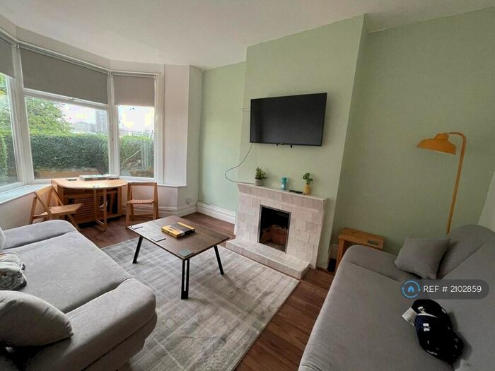 6 Bedroom End Of Terrace House To Rent In Claywood Road, Sheffield, S2