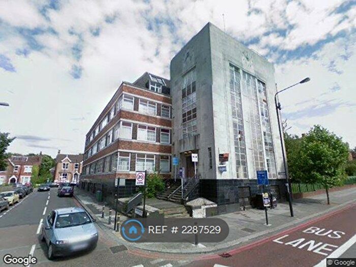 2 Bedroom Flat To Rent In Century House, London, SW16