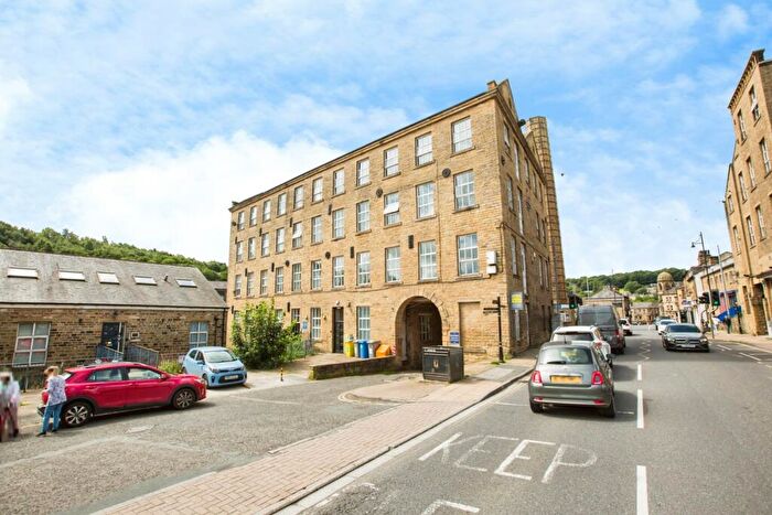 2 Bedroom Flat For Sale In Wharf Street, Sowerby Bridge, West Yorkshire, HX6