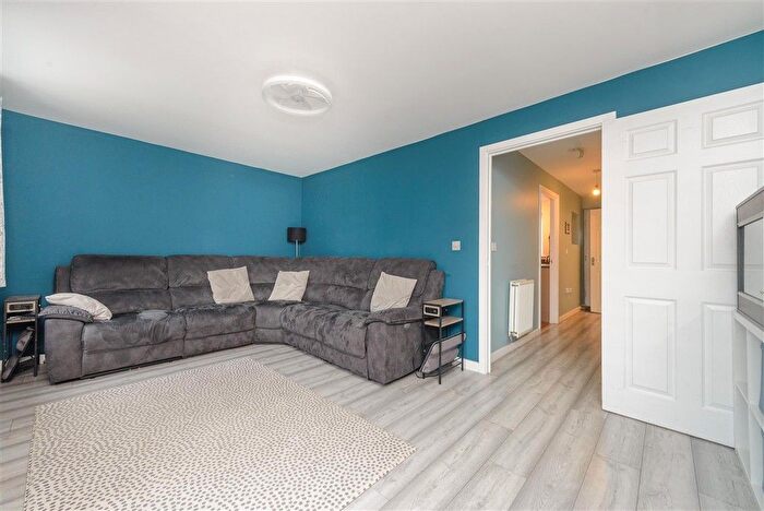 4 Bedroom Terraced House For Sale In Ellingham View, Dartford, Kent, DA1