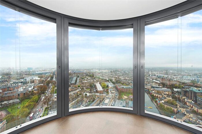 2 Bedroom Apartment For Sale In Chronicle Tower, B City Road, London, EC1V
