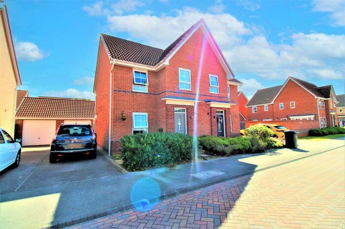 3 Bedroom Semi-Detached House To Rent In Providence Crescent, Hull, HU4