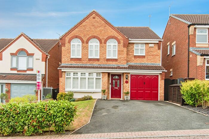 4 Bedroom Detached House For Sale In Willow Bank Drive, Pontefract, WF8
