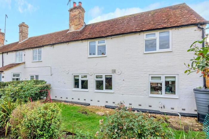 4 Bedroom Semi-Detached House To Rent In Hampstead Norreys, Berkshire, RG18